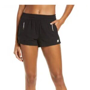 Vuori Dash Shorts Size Small GUC